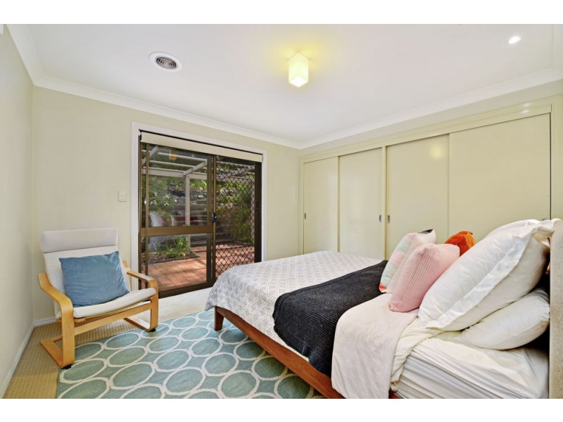 23 Amos Crescent, Mount Lofty QLD 4350