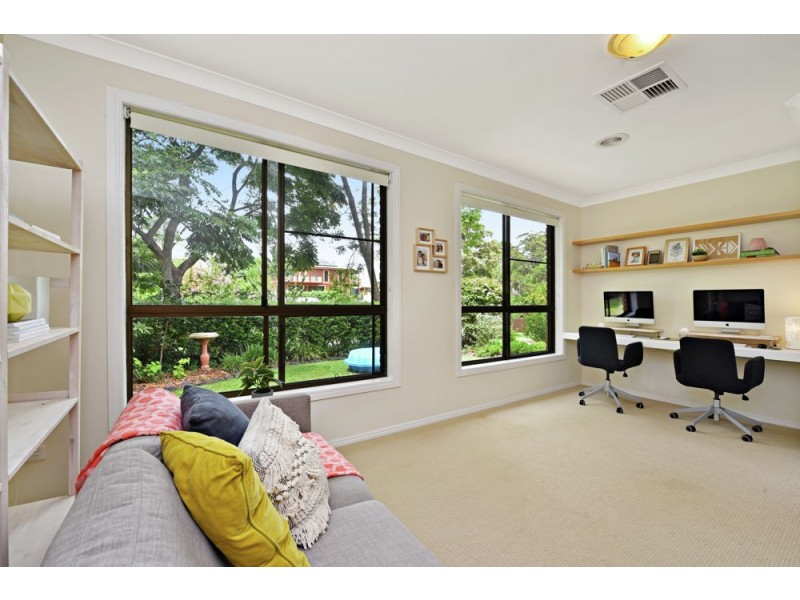 23 Amos Crescent, Mount Lofty QLD 4350