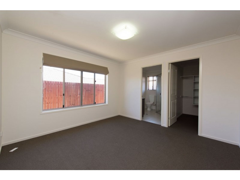 21 Cooranga Street, Glenvale QLD 4350