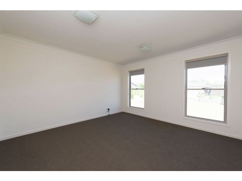 21 Cooranga Street, Glenvale QLD 4350