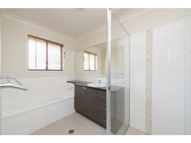 21 Cooranga Street, Glenvale QLD 4350