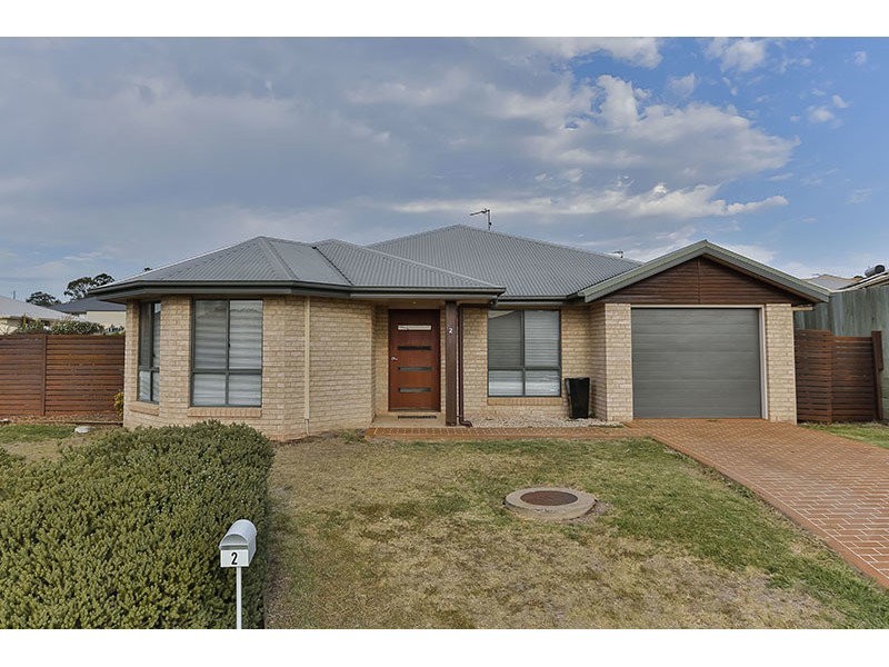 2/2 Wareena Crescent, Glenvale QLD 4350
