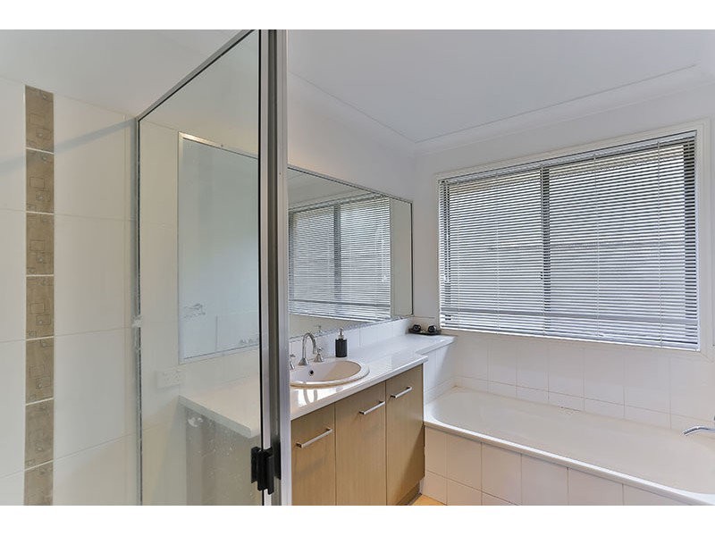 2/2 Wareena Crescent, Glenvale QLD 4350