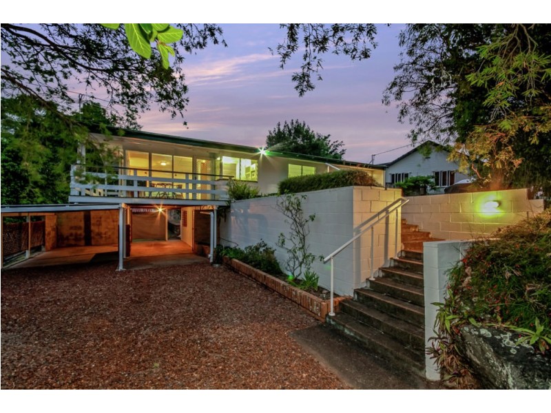 10 Sarina Street, Stafford Heights QLD 4053