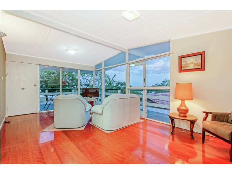 10 Sarina Street, Stafford Heights QLD 4053