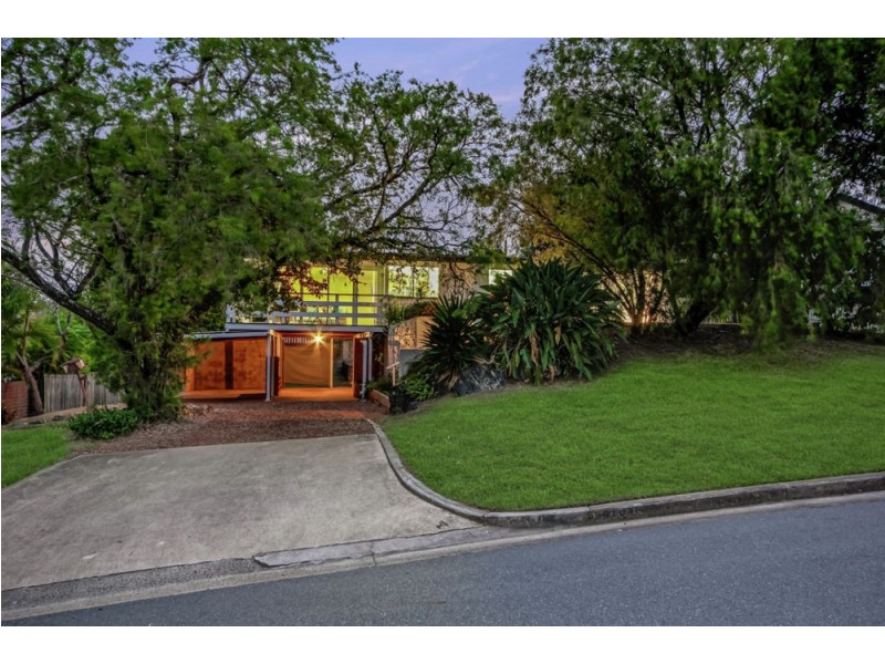 10 Sarina Street, Stafford Heights QLD 4053