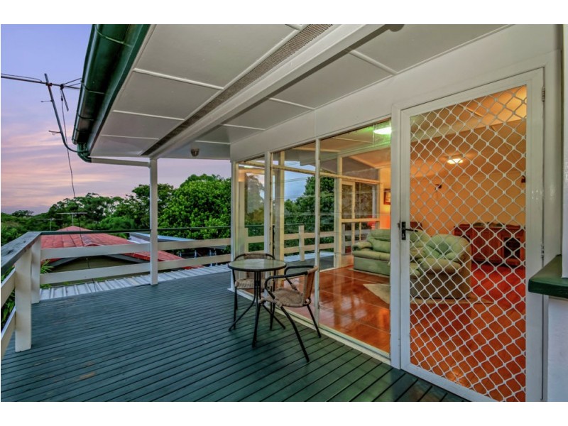 10 Sarina Street, Stafford Heights QLD 4053