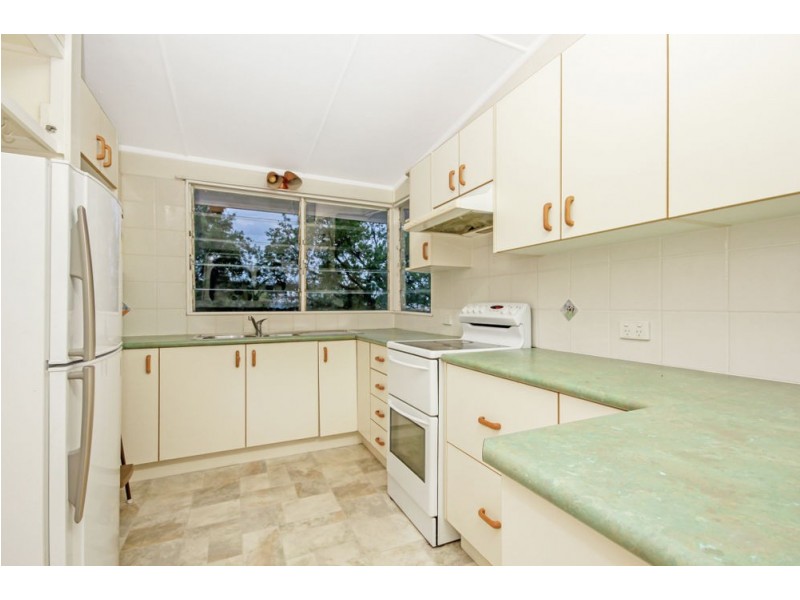 10 Sarina Street, Stafford Heights QLD 4053