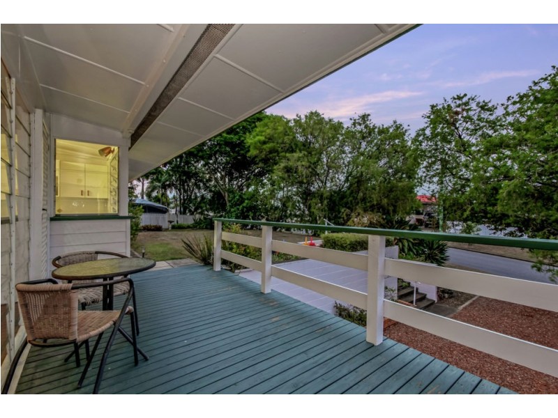 10 Sarina Street, Stafford Heights QLD 4053