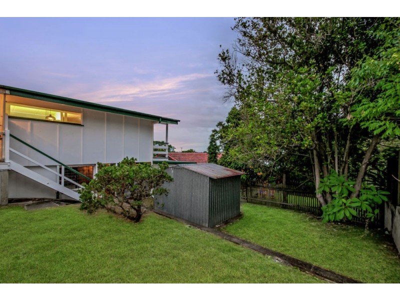 10 Sarina Street, Stafford Heights QLD 4053