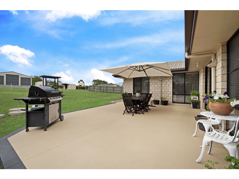 2 Highland Park Road, Meringandan West QLD 4352