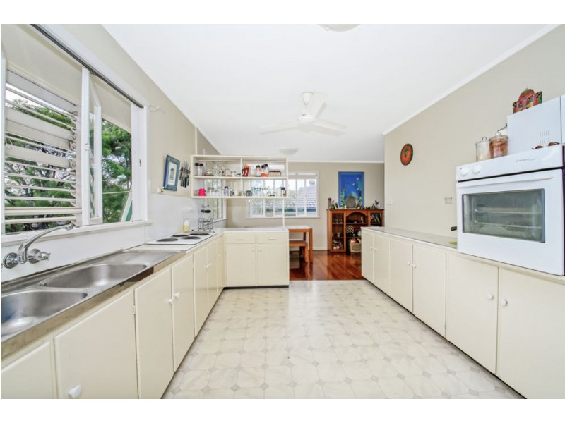 8 Kendrey Street, Stafford Heights QLD 4053
