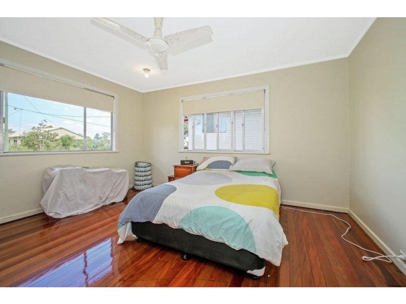 8 Kendrey Street, Stafford Heights QLD 4053