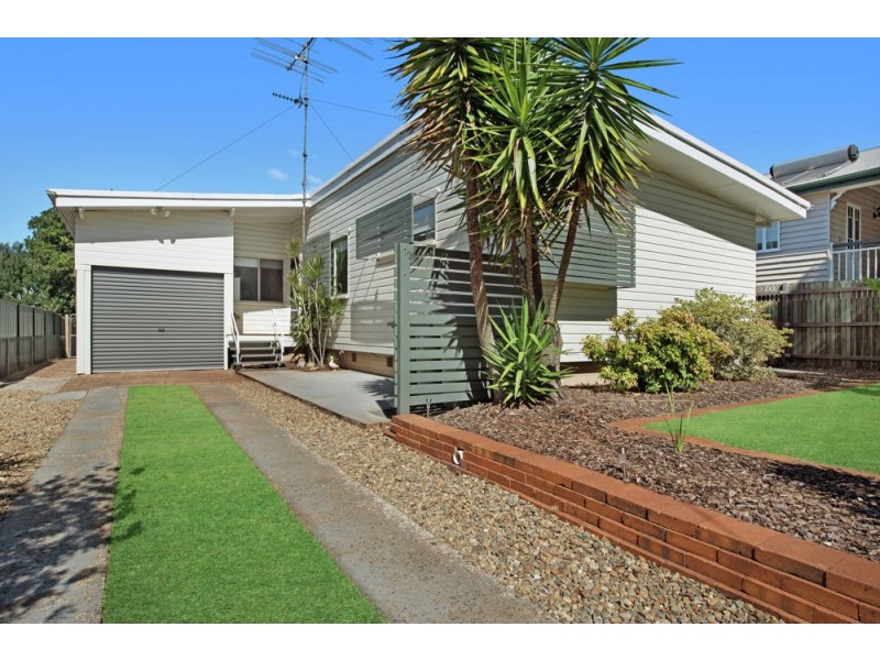 240a Geddes Street, Centenary Heights QLD 4350