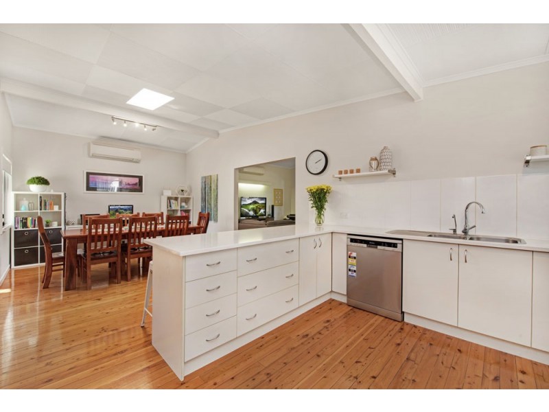 240a Geddes Street, Centenary Heights QLD 4350