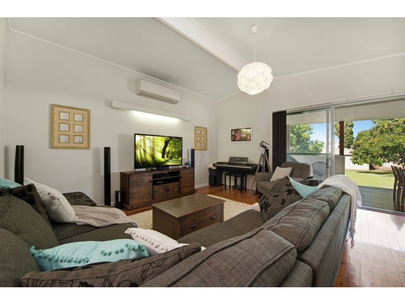 240a Geddes Street, Centenary Heights QLD 4350