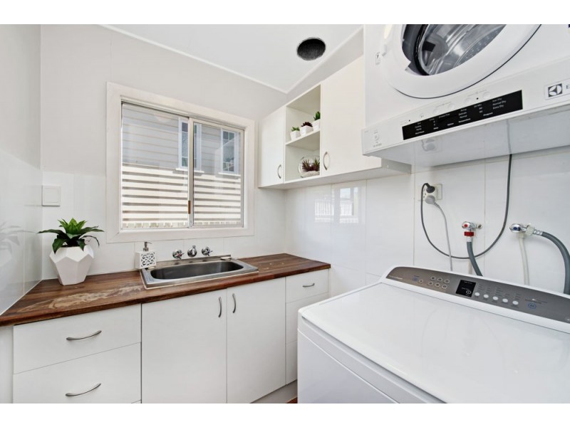 240a Geddes Street, Centenary Heights QLD 4350