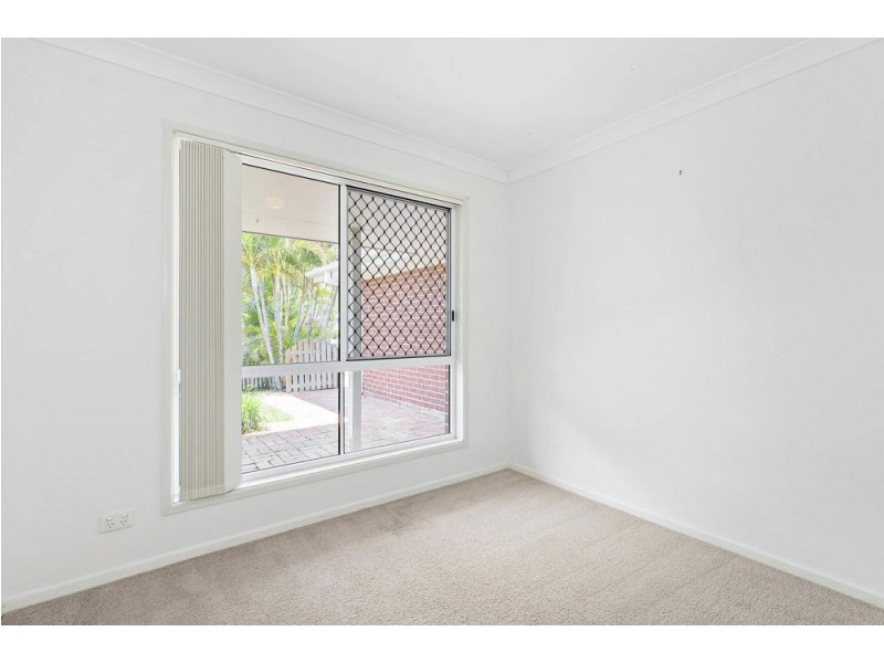 16 Arlington Drive, Arana Hills QLD 4054