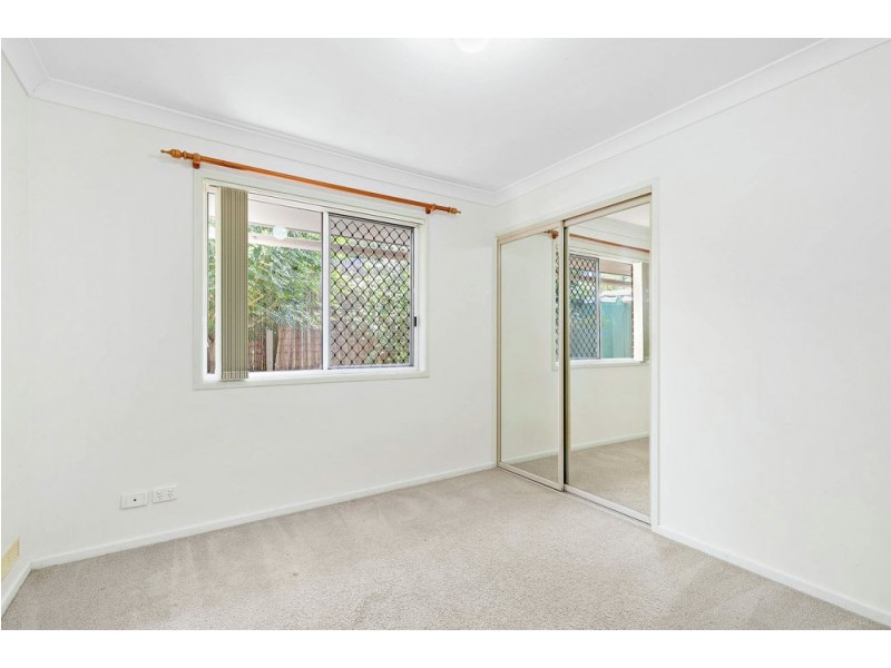 16 Arlington Drive, Arana Hills QLD 4054