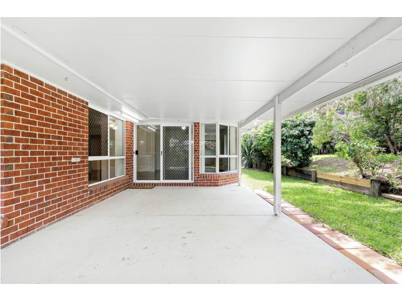 16 Arlington Drive, Arana Hills QLD 4054