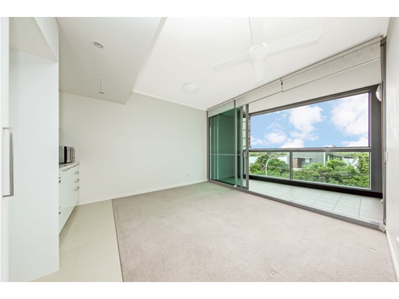 10307/8 Harbour Road, Hamilton QLD 4007