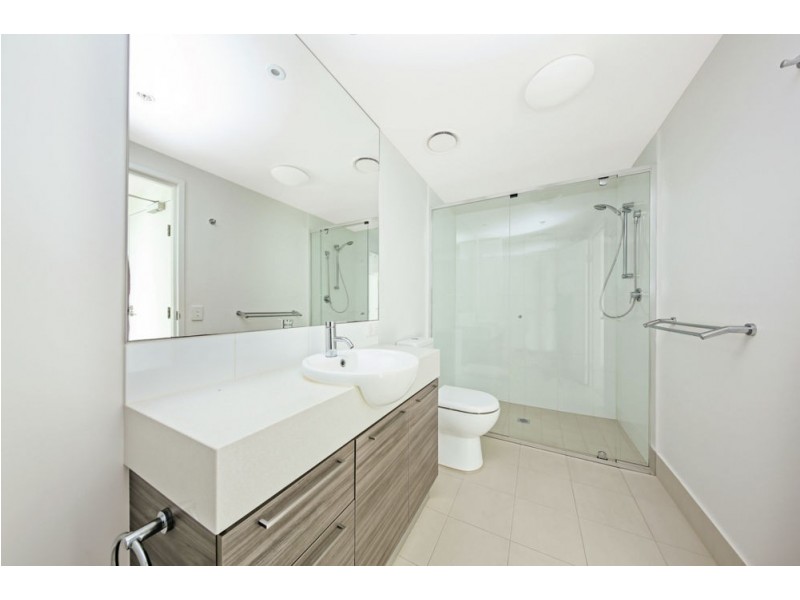 10307/8 Harbour Road, Hamilton QLD 4007