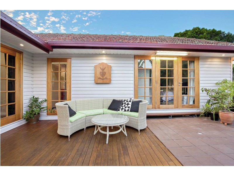 6 Wyeth Street, Wynnum QLD 4178