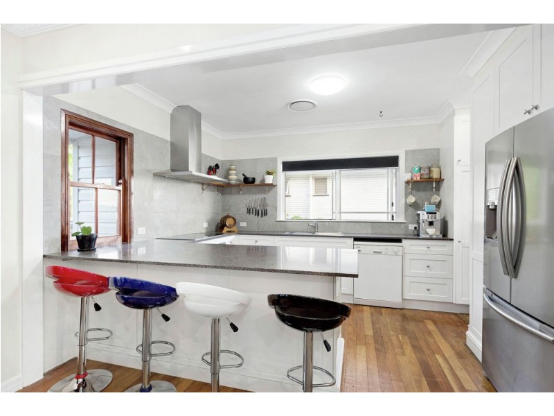 6 Wyeth Street, Wynnum QLD 4178