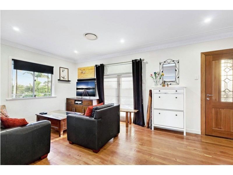 6 Wyeth Street, Wynnum QLD 4178
