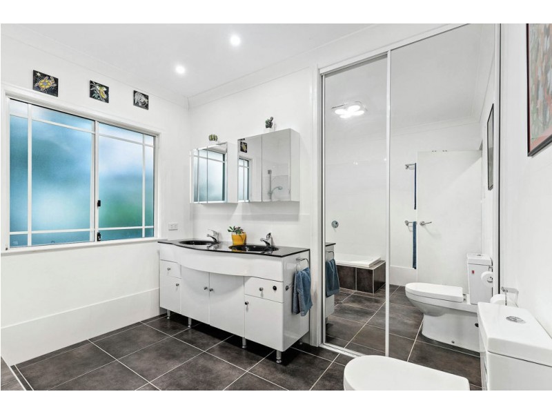 6 Wyeth Street, Wynnum QLD 4178