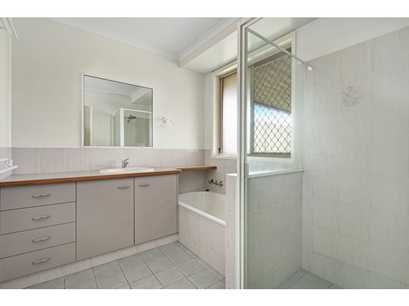 9 Jenna Court, Kearneys Spring QLD 4350