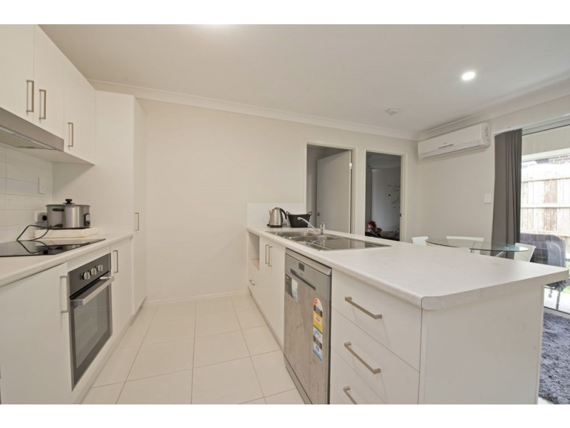 16 Orchard Lane, Glenvale QLD 4350