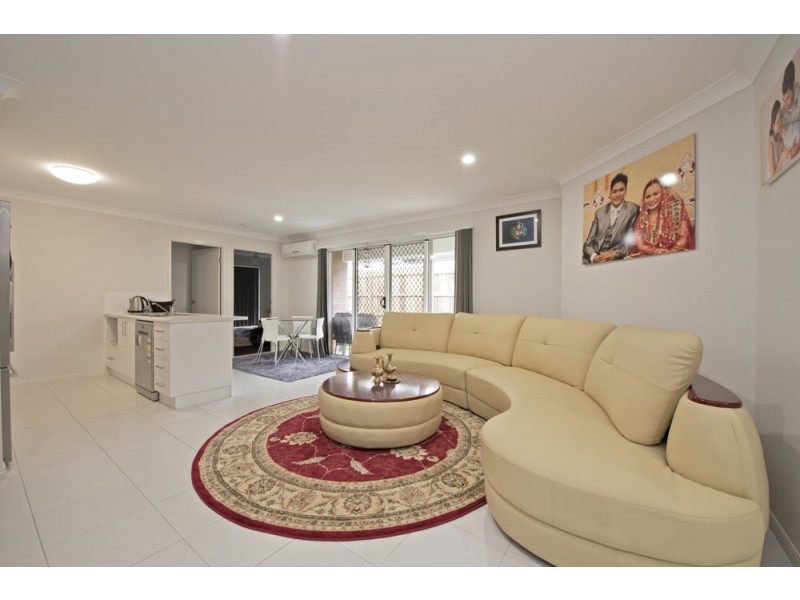 16 Orchard Lane, Glenvale QLD 4350