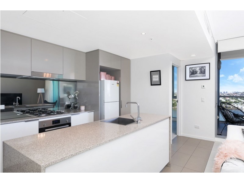 31512/2 Harbour Road, Hamilton QLD 4007