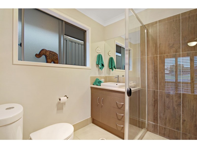 1/8 Smythe Drive, Highfields QLD 4352