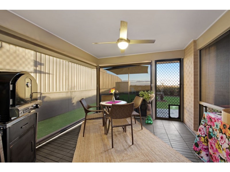 1/8 Smythe Drive, Highfields QLD 4352
