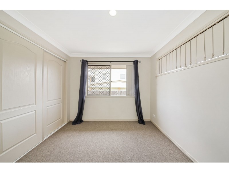 2 Holland Place, Carindale QLD 4152