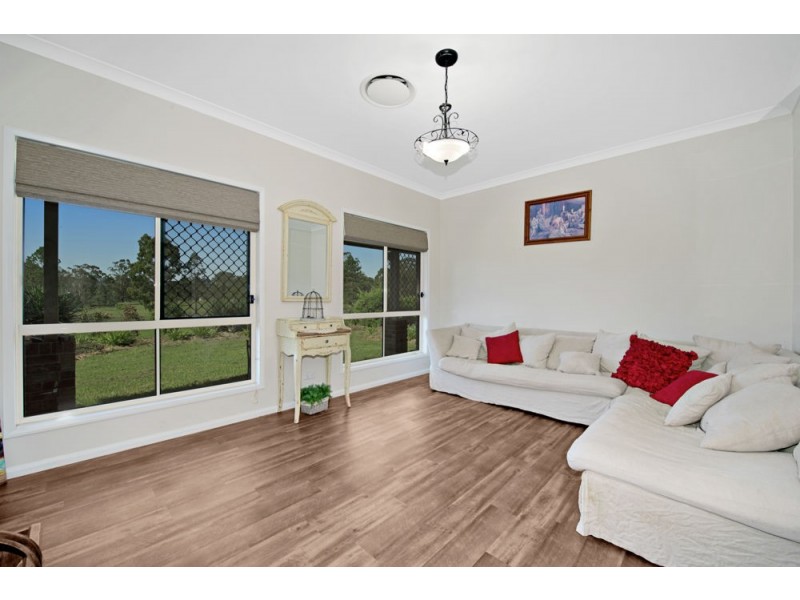 35 Cemetery Road, Murphys Creek QLD 4352