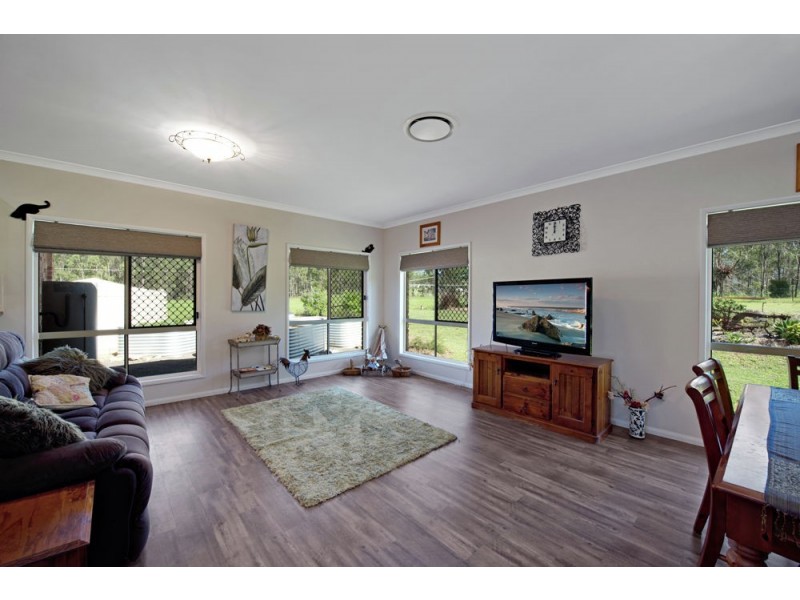 35 Cemetery Road, Murphys Creek QLD 4352