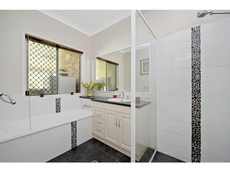 35 Cemetery Road, Murphys Creek QLD 4352