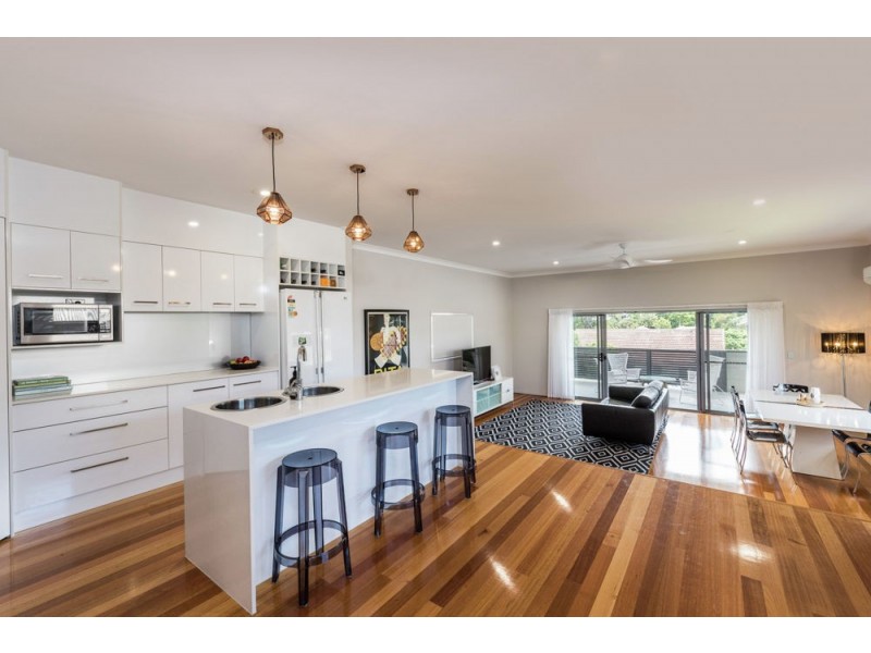 157 Macrossan Ave, Norman Park QLD 4170