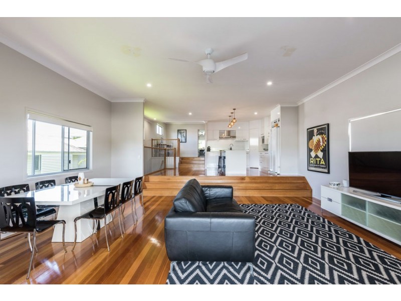 157 Macrossan Ave, Norman Park QLD 4170