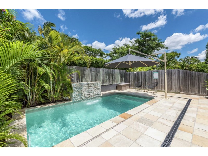 157 Macrossan Ave, Norman Park QLD 4170