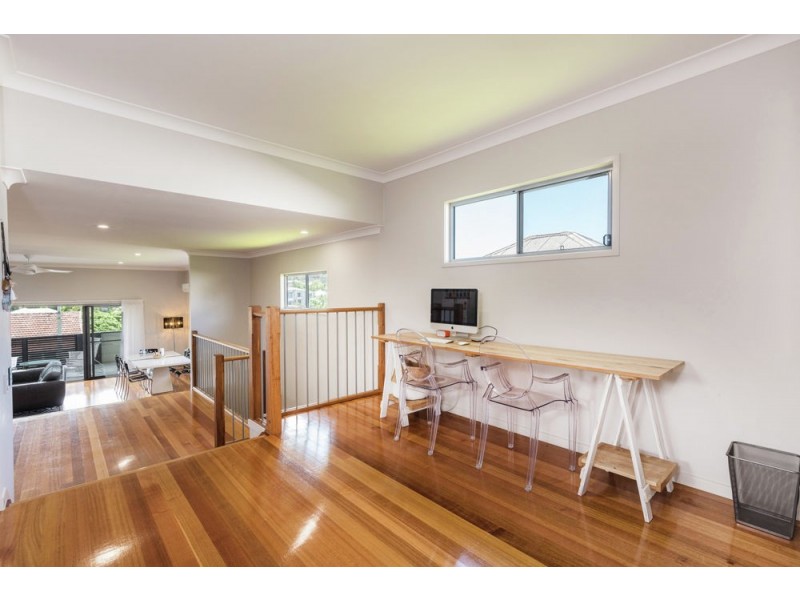 157 Macrossan Ave, Norman Park QLD 4170