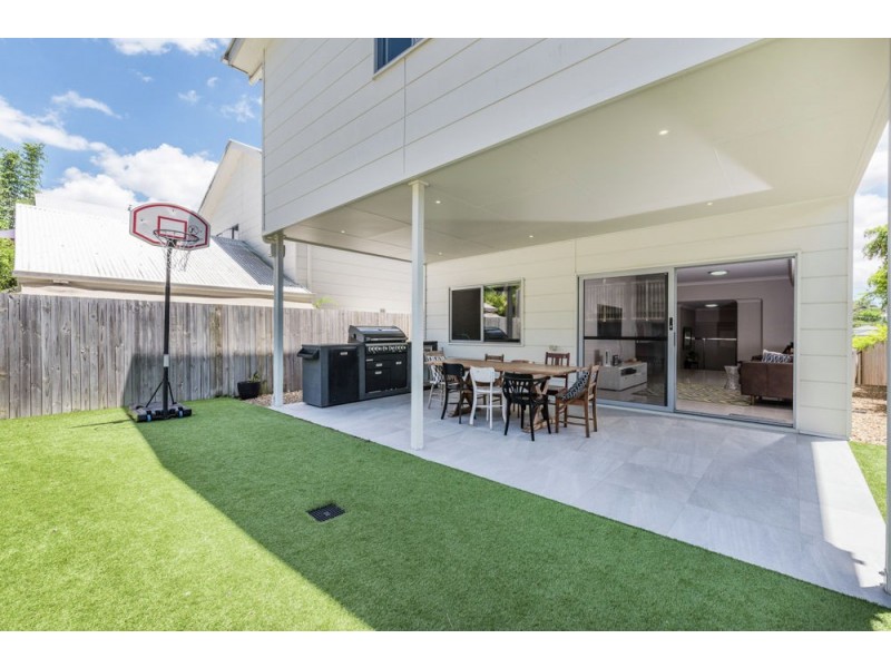 157 Macrossan Ave, Norman Park QLD 4170
