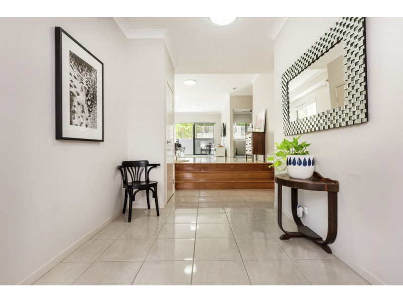 157 Macrossan Ave, Norman Park QLD 4170