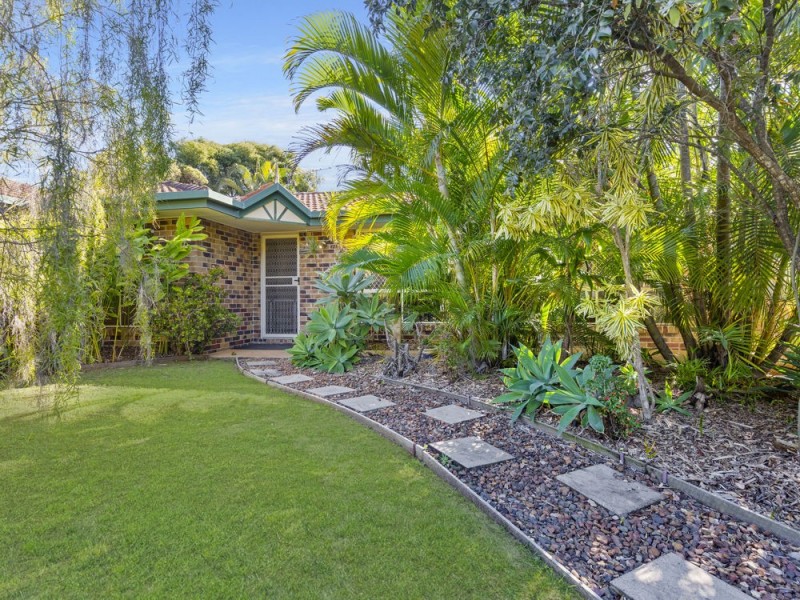 4 Woodvale Court, Everton Hills QLD 4053