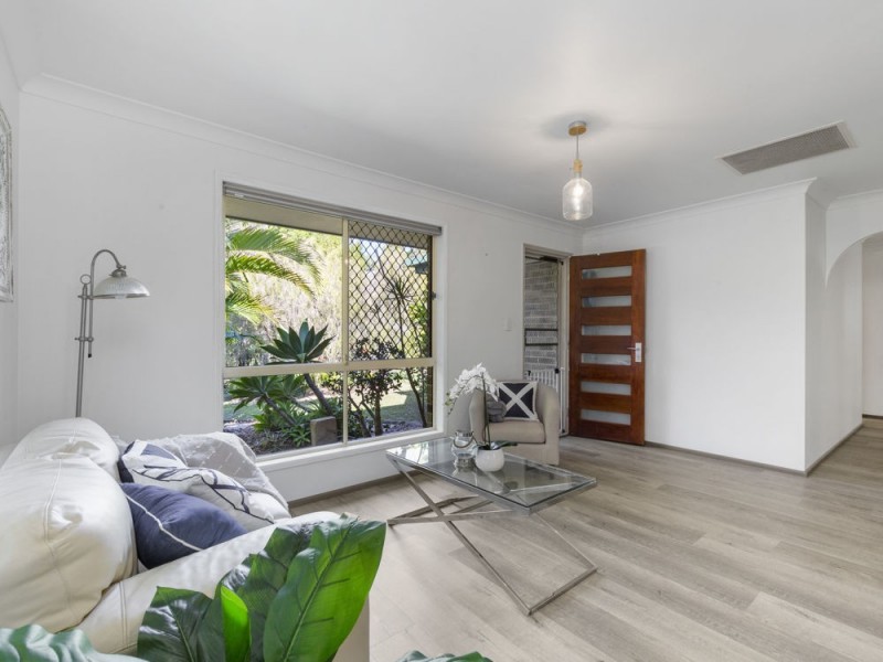 4 Woodvale Court, Everton Hills QLD 4053