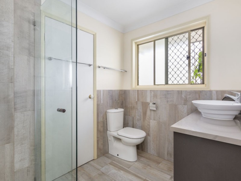 4 Woodvale Court, Everton Hills QLD 4053