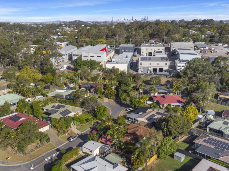 4 Woodvale Court, Everton Hills QLD 4053